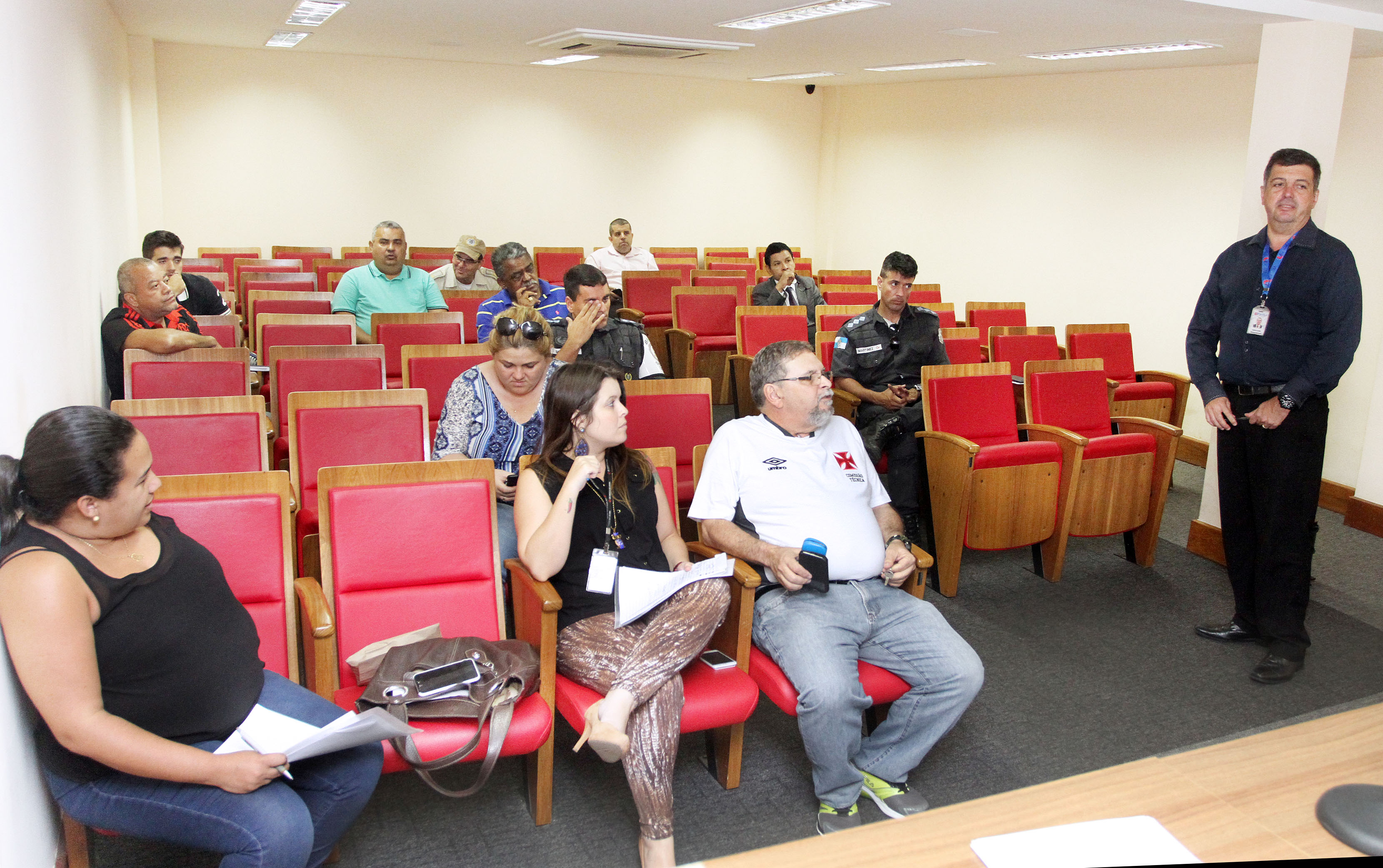 FERJ realiza reunião de plano de ação e contingência para Vasco x Flamengo