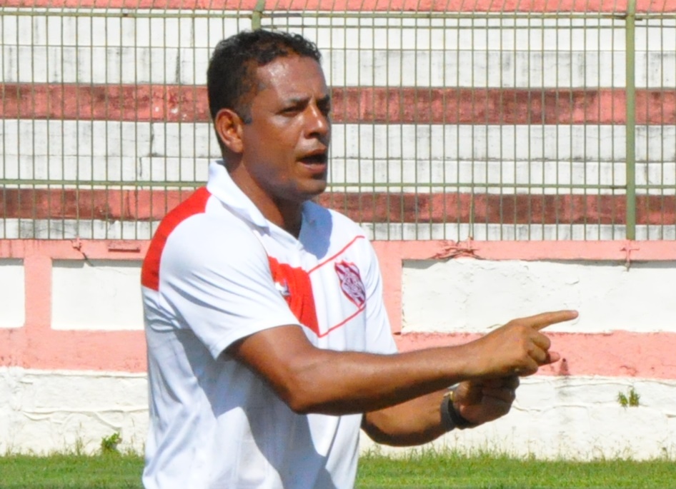 Emanoel Sacramento quer ver o Bangu sem medo contra o Vasco