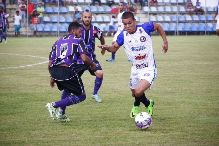 AD Itaboraí vence o Carapebus/Campos