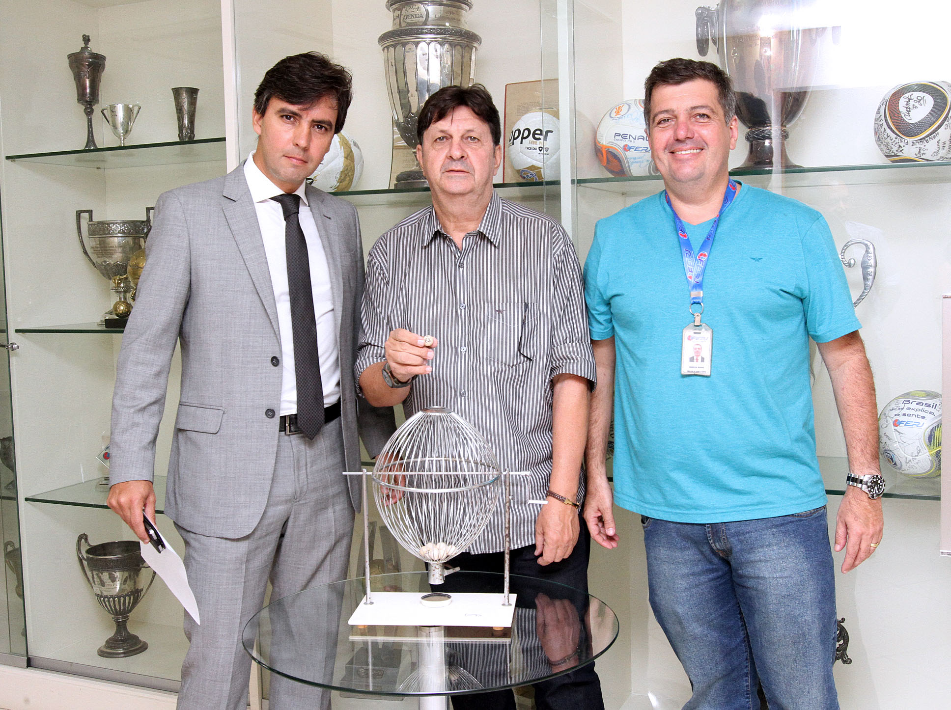 Luis Antônio Silva Santos apita Botafogo x Flamengo