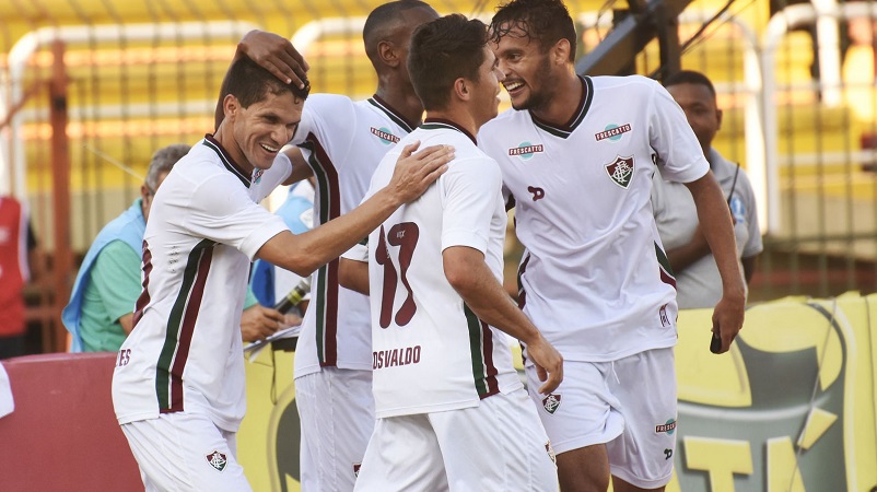 Fluminense bate o Voltaço e garante a liderança da Taça Guanabara