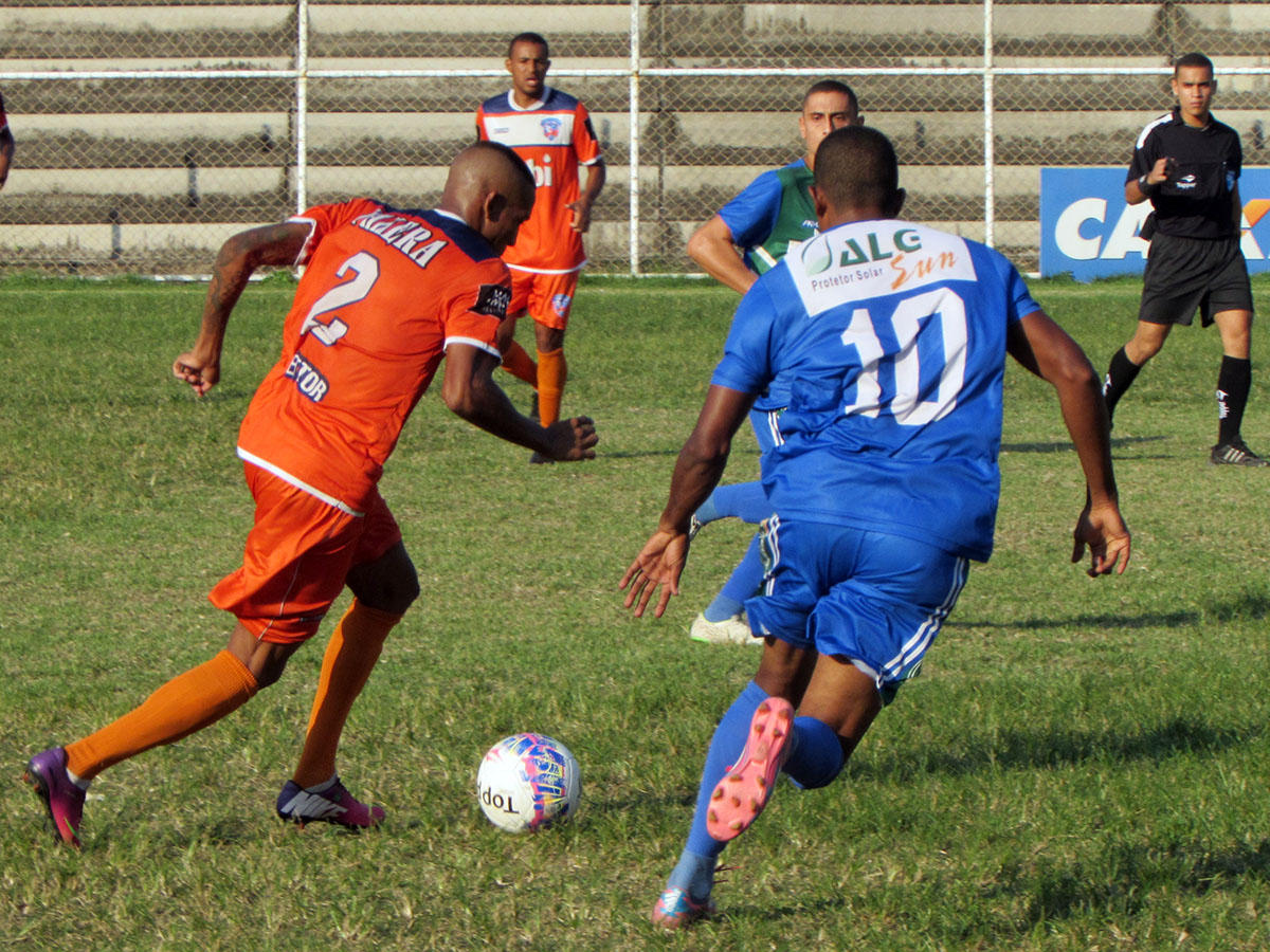 Artsul vira sobre o Duque de Caxias no Marrentão