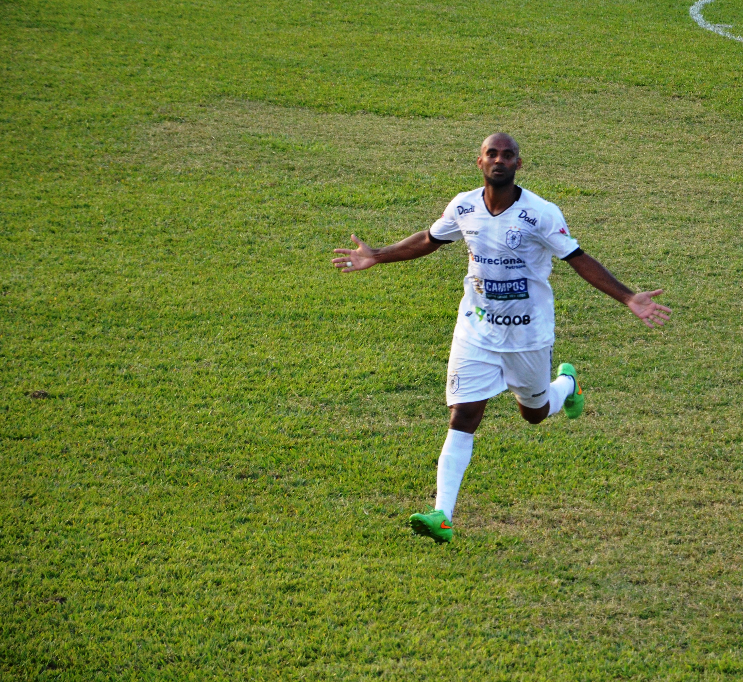 Americano vence o Itaboraí e assume a liderança da Série B