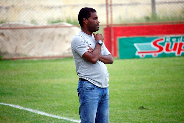 Cássio Barros é o novo técnico do Duque de Caxias