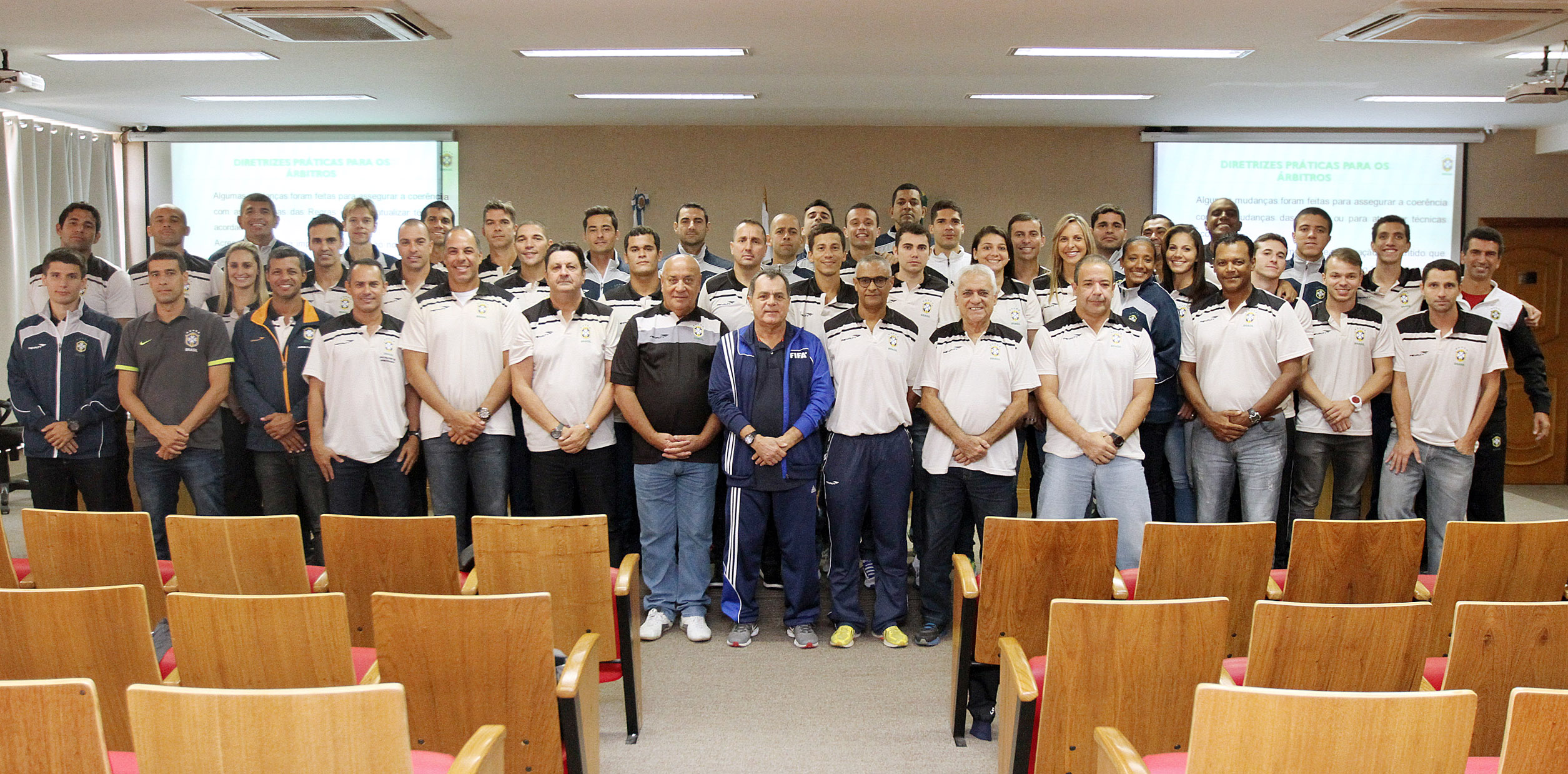 Arbitragem da COAF-RJ recebe as novas Regras do Jogo em seminário da CA-ENAF/CBF
