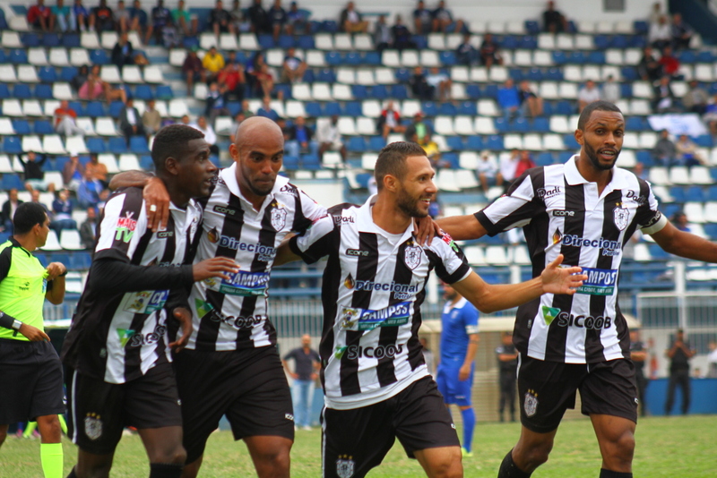 Americano vence o clássico e se garante no Triangular Final