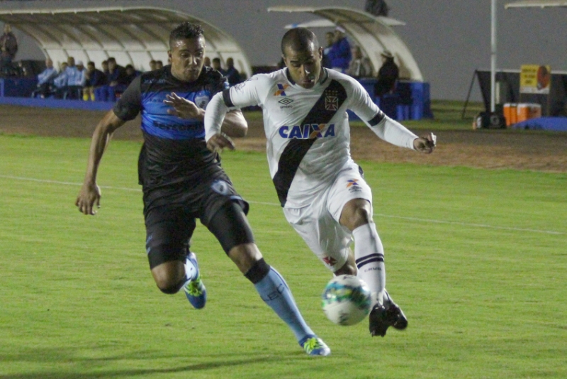 Vasco se reabilita diante do Londrina e segue líder da Série B