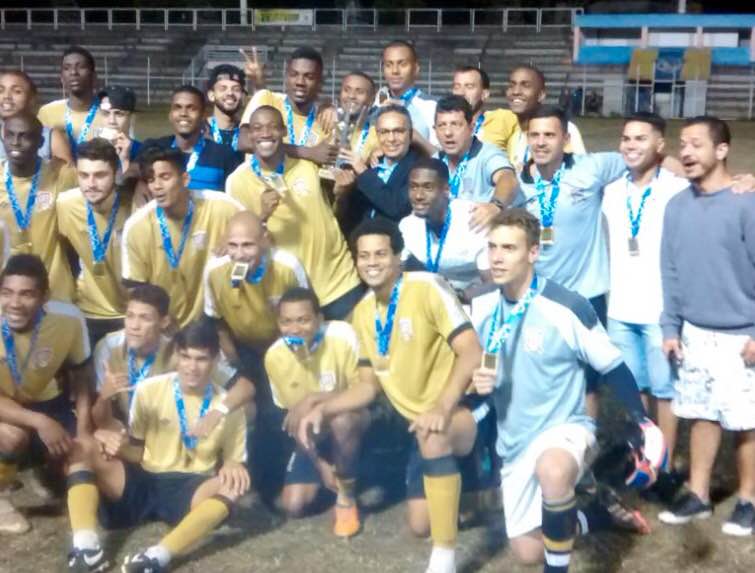 Itaboraí Profute recebe a Taça de Campeão do Torneio Amistoso 2016