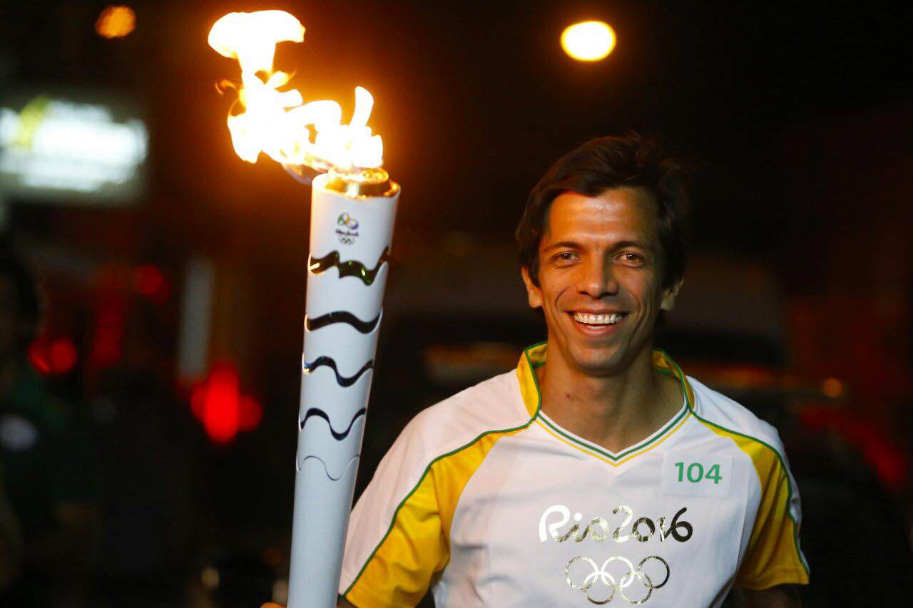 Árbitro da COAF-RJ participa do revezamento da Tocha Olímpica