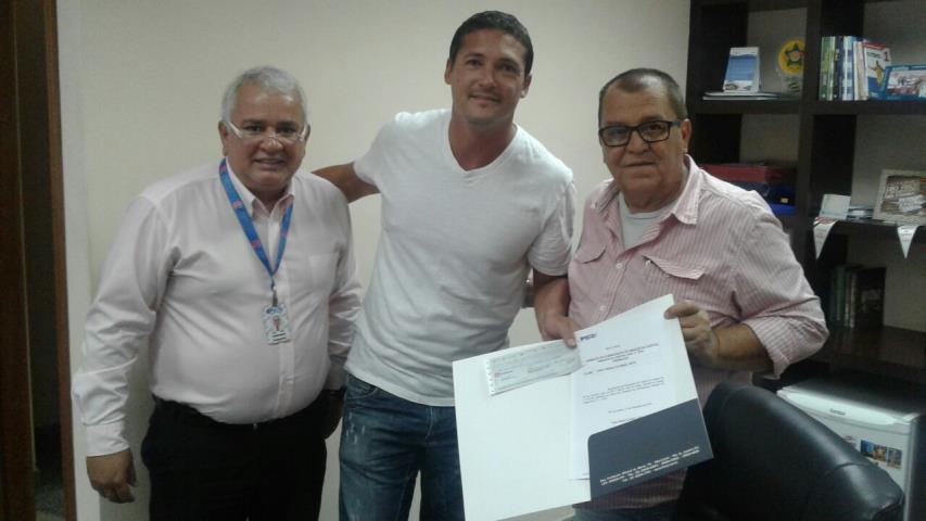 Campeão do Amador da Capital recebe sua premiação