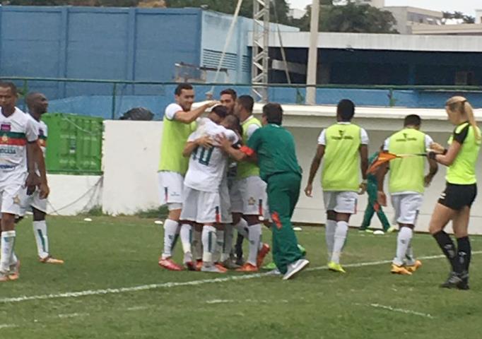 Portuguesa vence o Madureira e assume a ponta do Grupo B