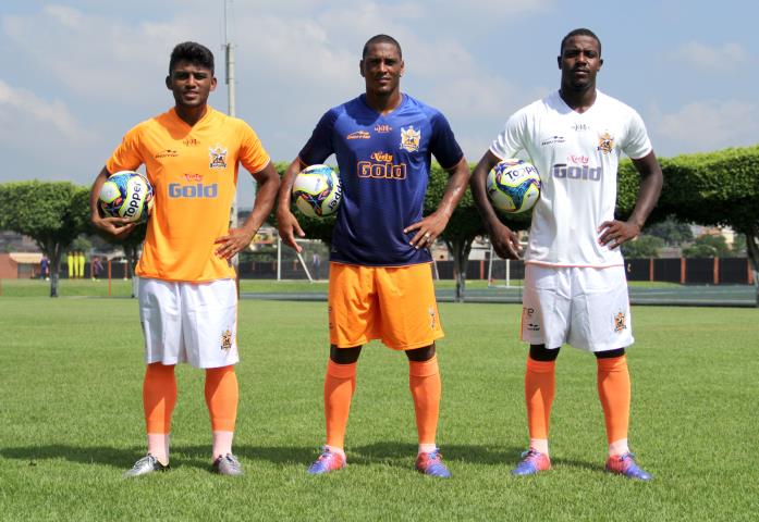 Nova Iguaçu apresenta novo uniforme para a temporada de 2017