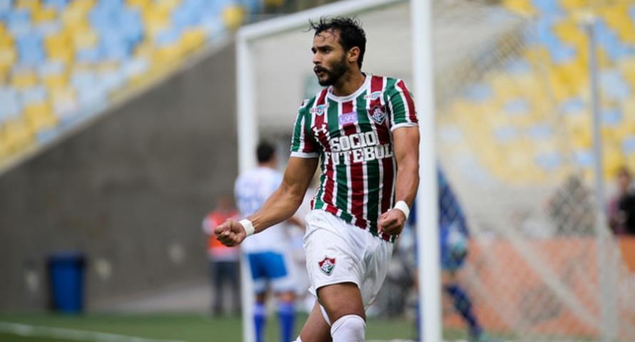 Fluminense vence e respira no Brasileiro