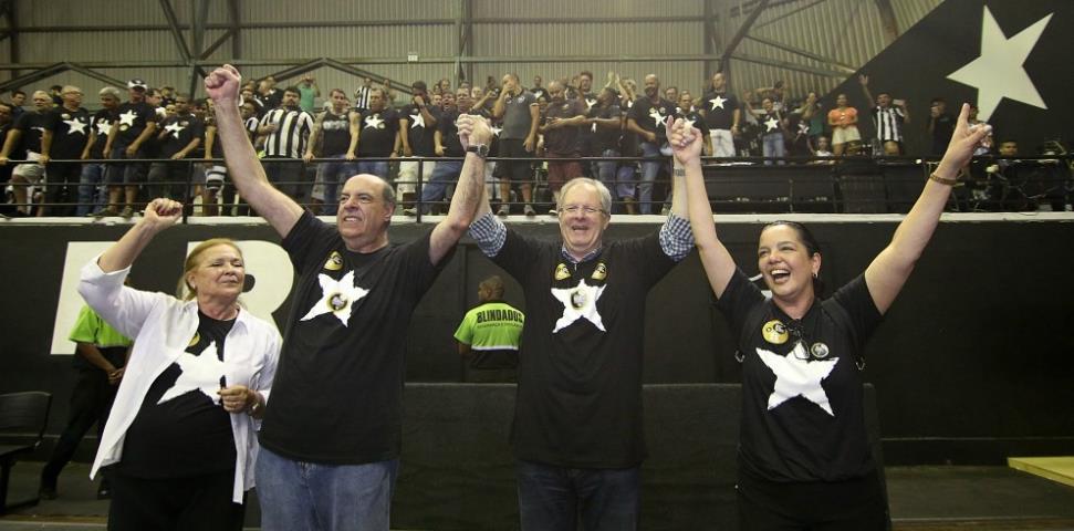 Nelson Mufarrej é eleito novo presidente do Botafogo