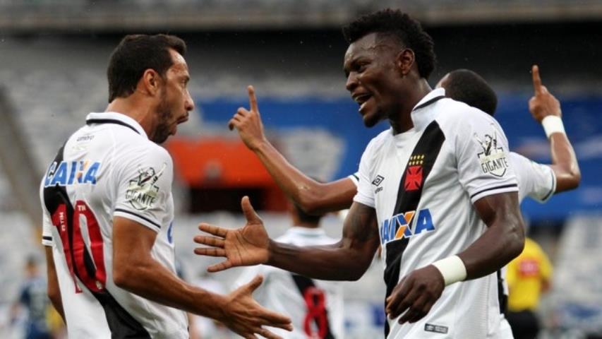 Vasco vence e segue na briga pela Libertadores