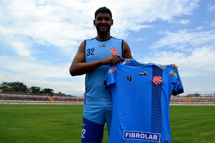 Goleiro Adilson retorna ao Bangu