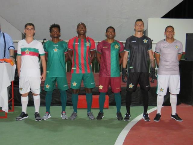 Portuguesa apresenta novos uniformes no aniversário de 93 anos do clube