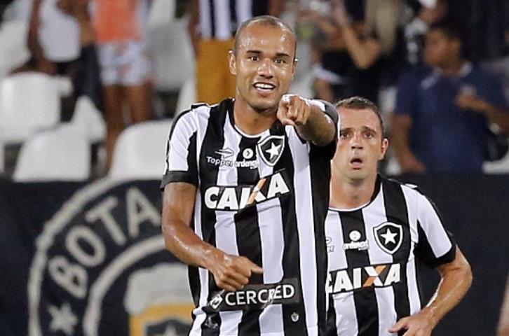 Botafogo vence na estreia da fase de Grupos da Libertadores