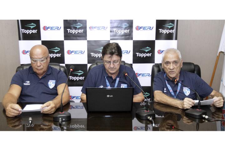 Wagner do Nascimento Magalhães apita a decisão da Taça Guanabara