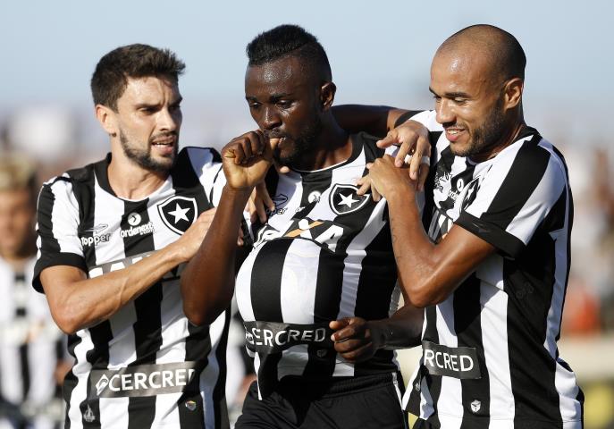 Botafogo vence o Bangu e se recupera na Taça Rio