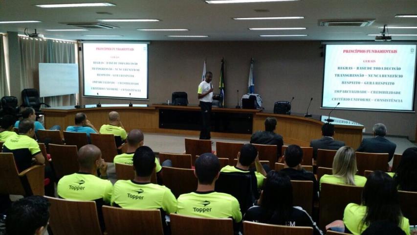 Árbitros da FERJ recebem Treinamento Contínuo e Avaliações Físicas da CBF
