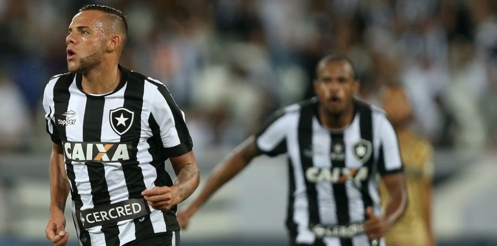 De virada, Botafogo vence o Sport