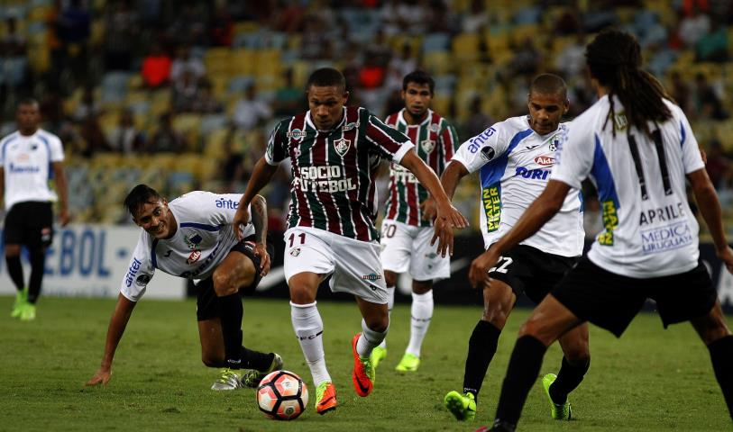 Fluminense abre boa vantagem na Copa Sul-Americana