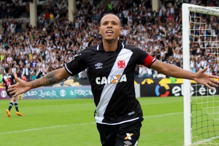 Vasco vence a primeira no Brasileiro