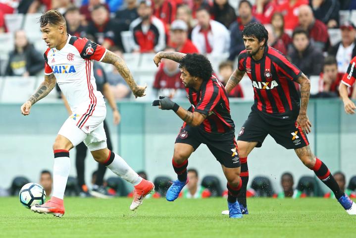 Flamengo arranca empate com o Atlético-PR em Curitiba