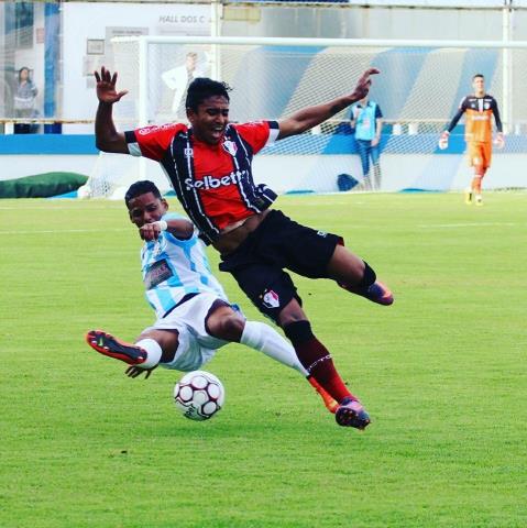 Macaé vence o Joinville e deixa zona do rebaixamento