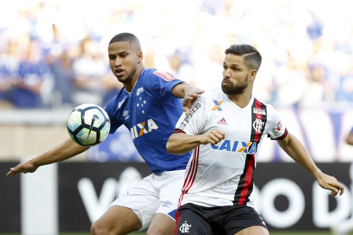 Flamengo empata e segue em 4º