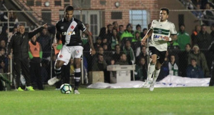 Vasco arranca empate nos acréscimos