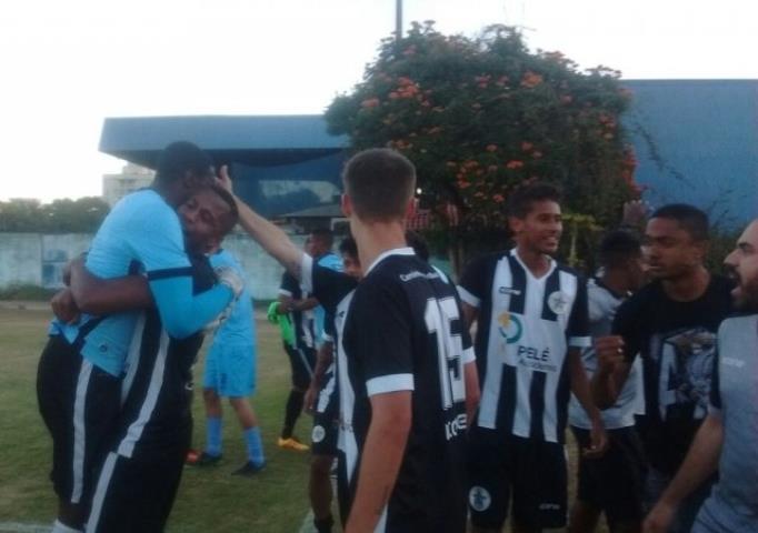 Resende derrota o Barcelona e segue na Copa Rio