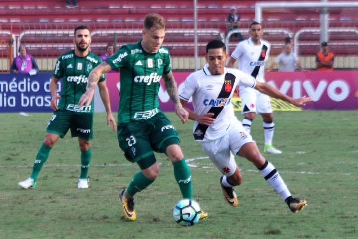 Vasco arranca empate contra o Palmeiras