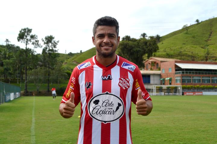 Bangu anuncia meia-atacante Everton Sena