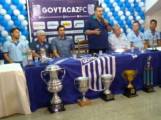 Athirson é apresentado oficialmente como novo treinador do Goytacaz