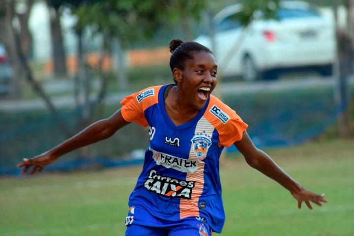 Lene comemora boa fase e o quarto gol olímpico na carreira