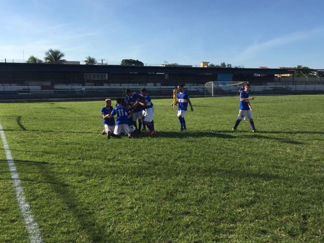 Olaria vence e segue líder do Grupo E