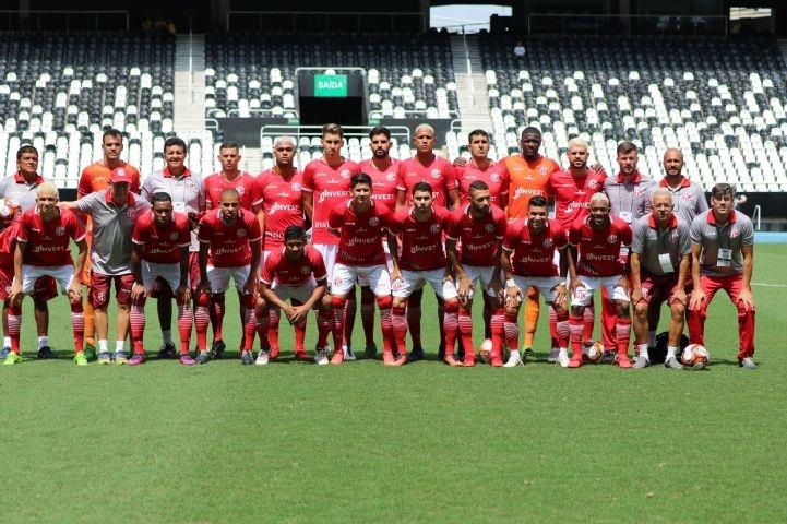 America acerta a permanência de treze atletas para a temporada 2019