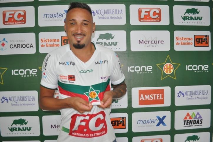 Lusa acerta contratação do lateral-esquerdo Zeca