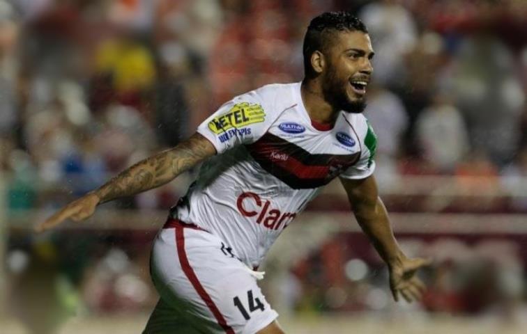 Zagueiro Rodrigo Lobão defenderá o Bangu no Carioca 2019