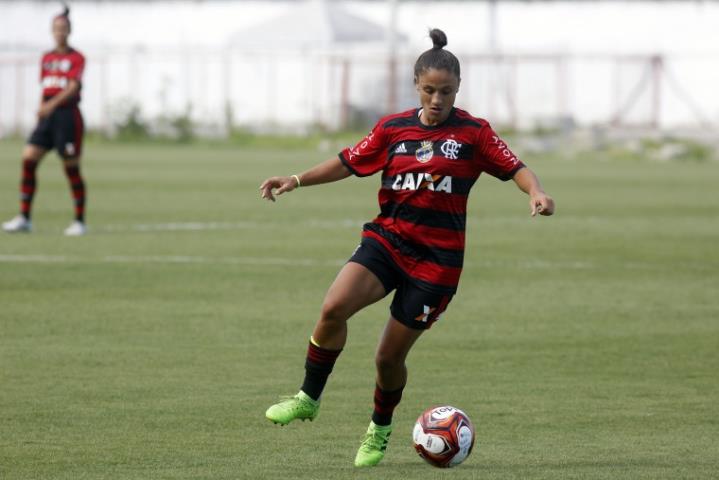 Flamengo goleia e garante vaga na final do Estadual Feminino