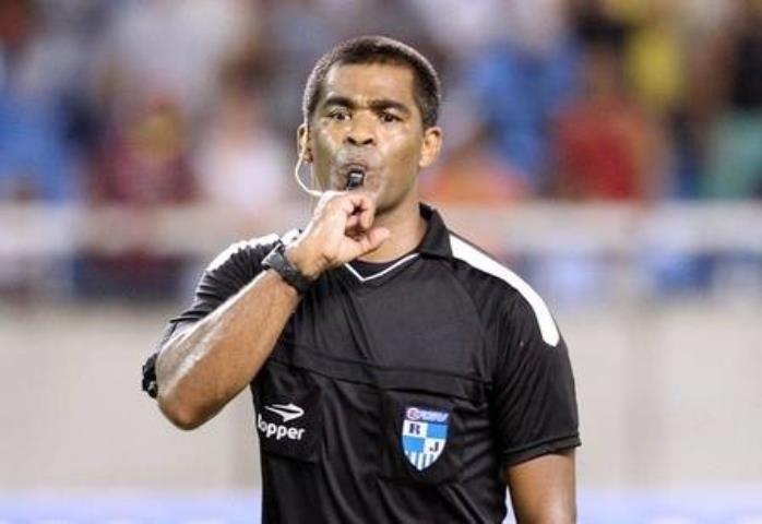 Luiz Antônio Silva dos Santos apita a final da Série B2 Estadual