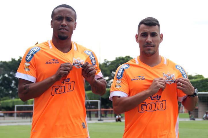 Nova Iguaçu apresenta dois laterais