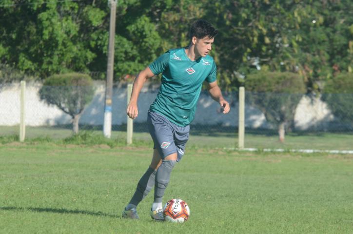 Victor Feitosa é o novo reforço da Cabofriense