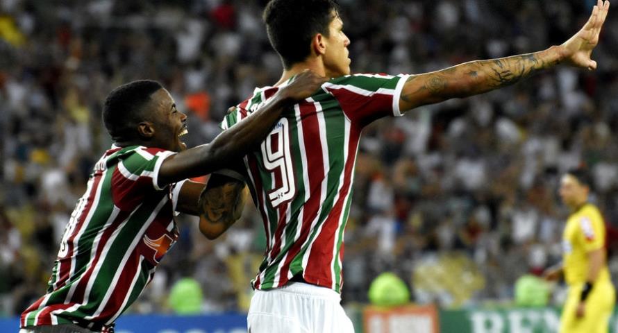 Pedro marca e Flu arranca empate