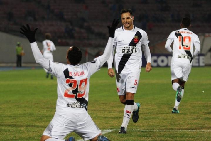 Vasco vence e garante vaga nas oitavas da Sul-Americana