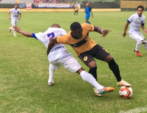 Clássico caxiense termina empatado