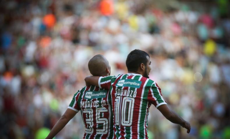 Fluminense vence e entra no G-4 do Brasileirão