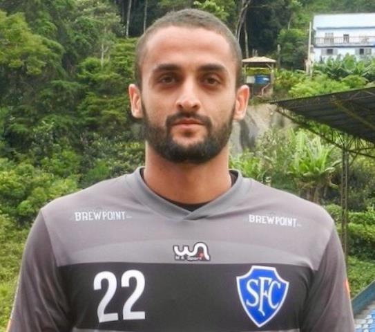 Serrano apresenta novo goleiro